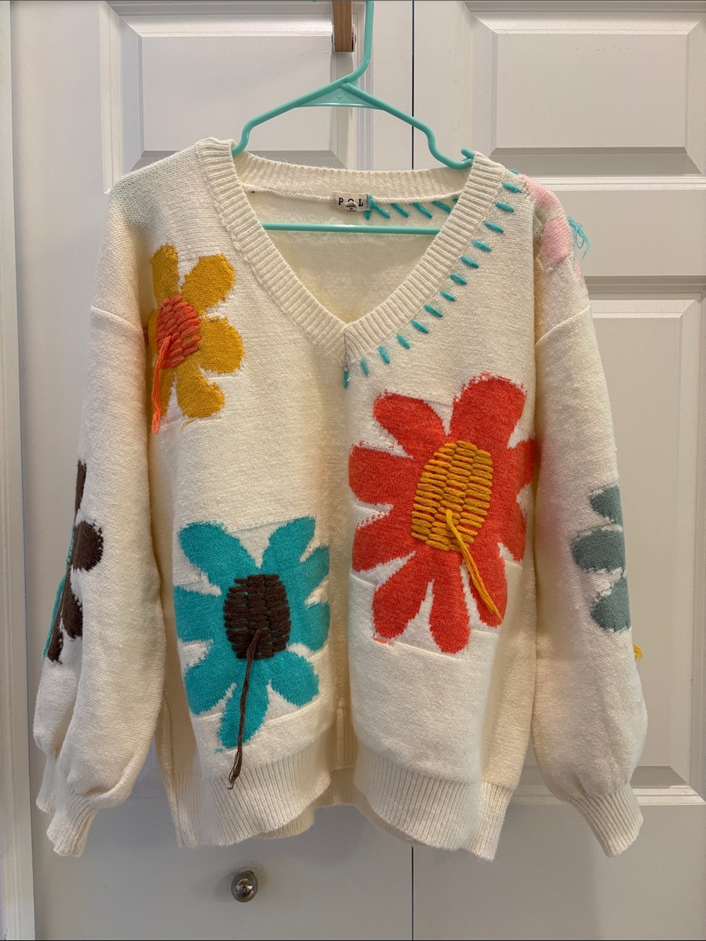 POL boho Cream Floral Embroidered V-Neck Sweater